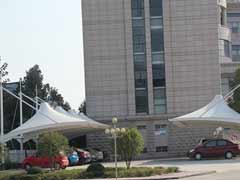 膜結(jié)構汽車棚的安裝施工步驟